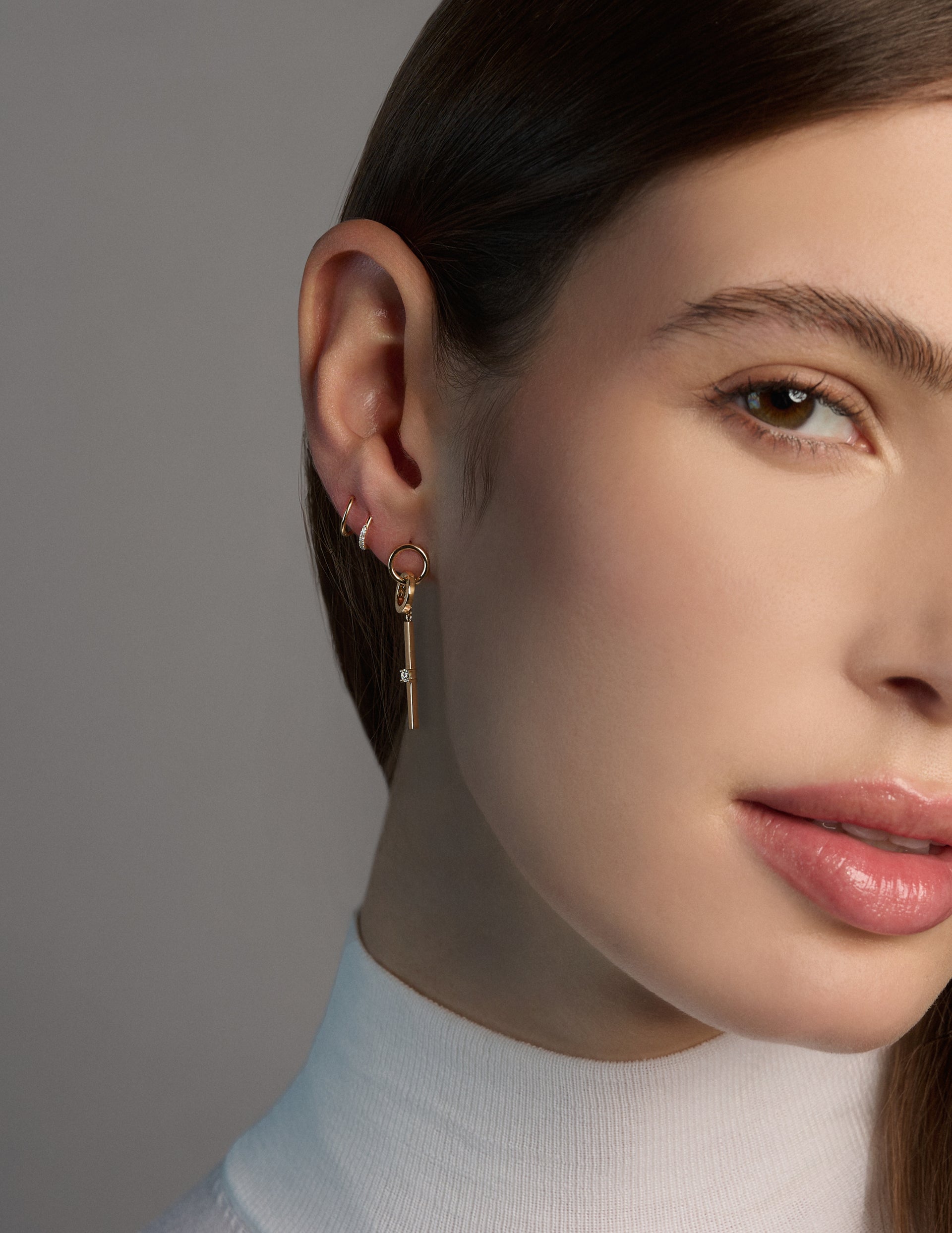 Circle Linea Y Right Earring