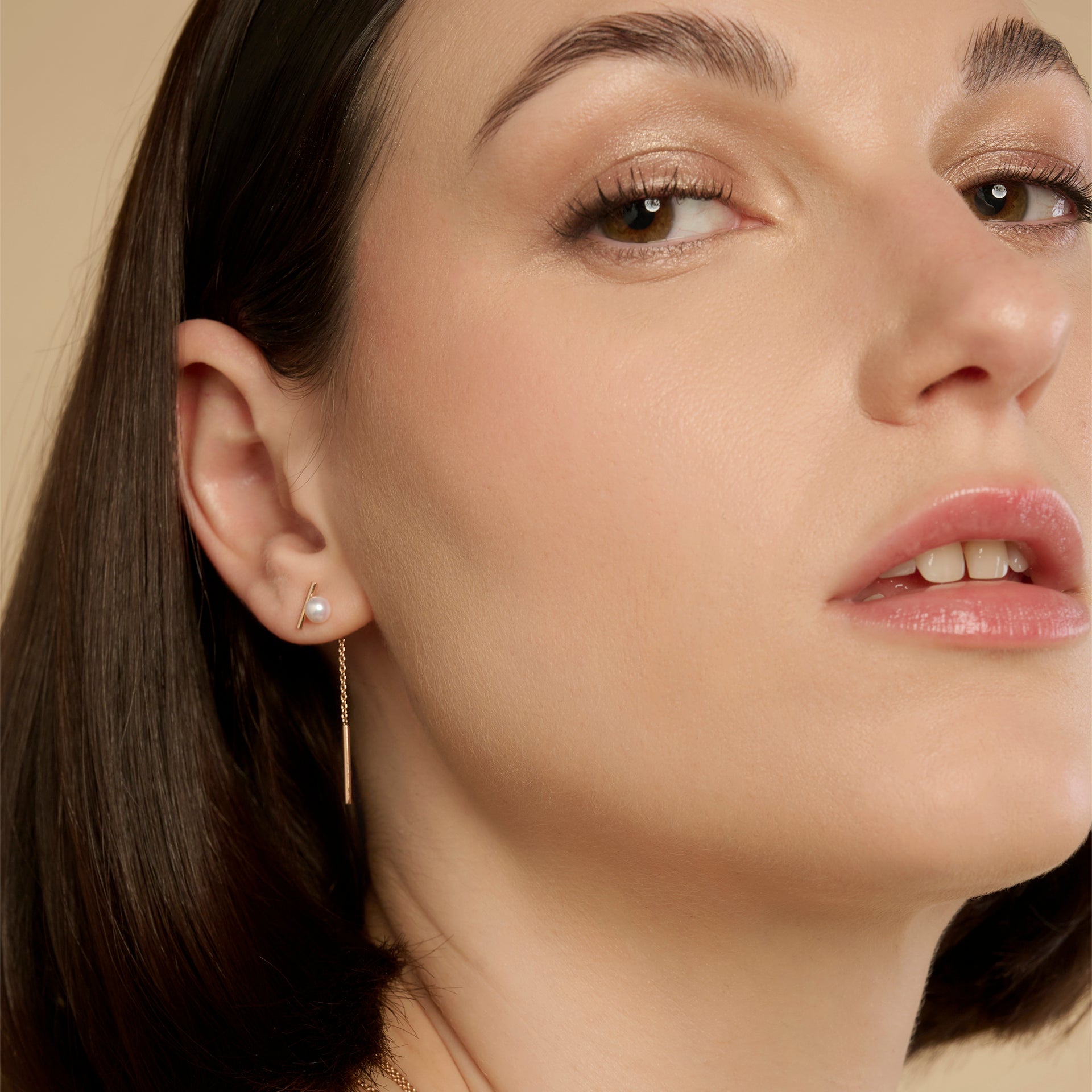 Linea Pearl Bar earring